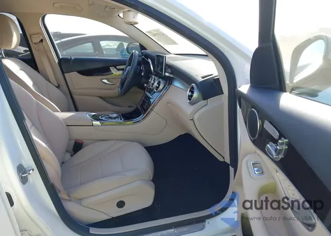 2017 Mercedes-Benz Glc 300 4Matic z USA, uszkodzony, nr VIN WDC0G4KB2HV012242